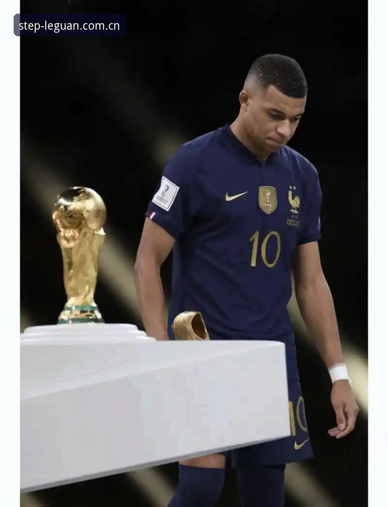法国队3-0伊拉克背后，姆巴佩的世界杯进球账本有多离谱？